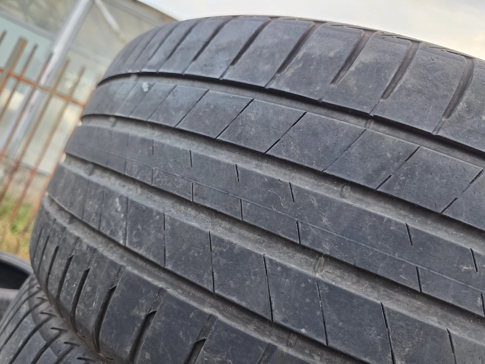 Гуми Летни 245/40R19, снимка 6 - Гуми и джанти - 56731050