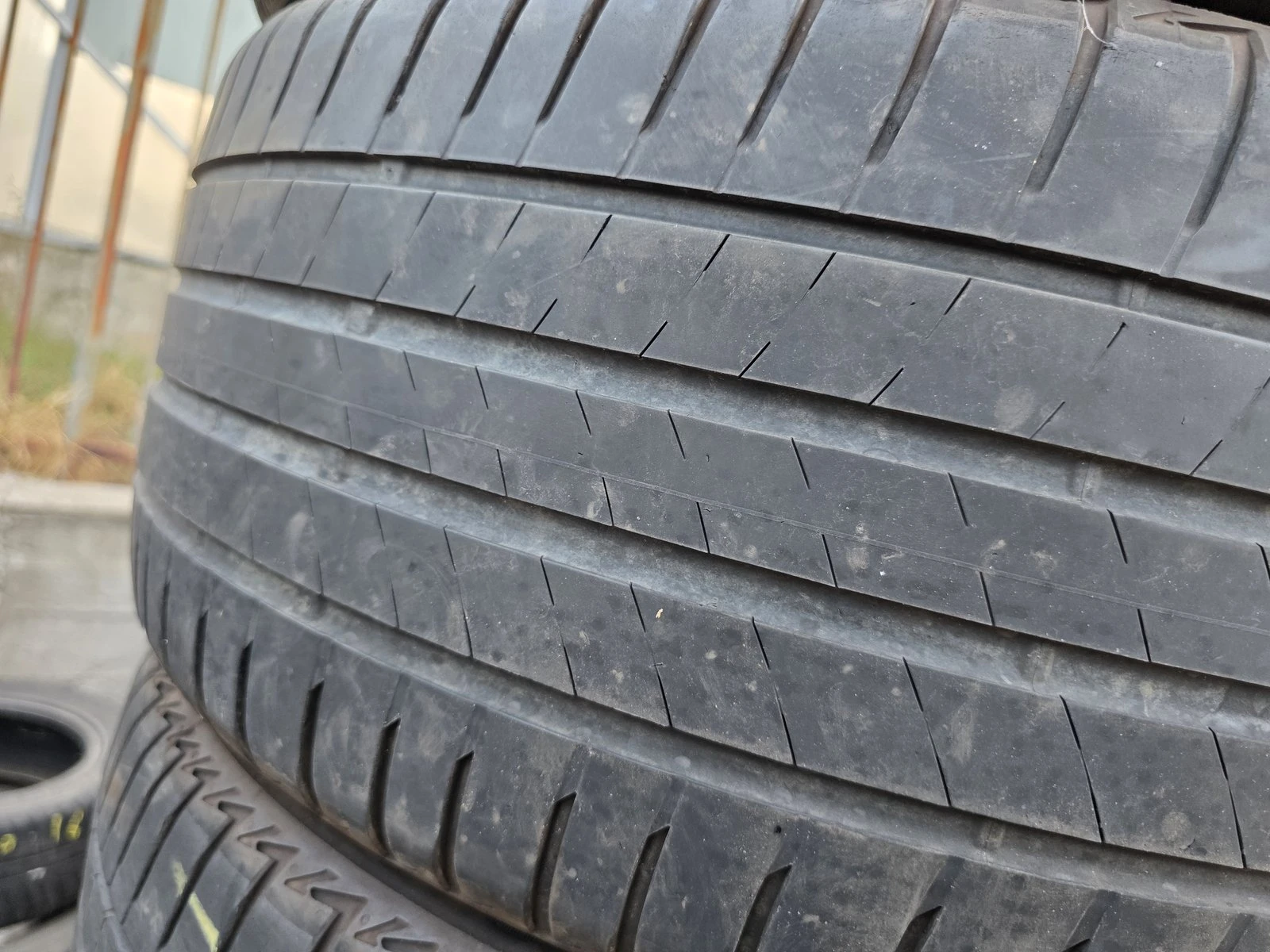 Гуми Летни 245/40R19, снимка 3 - Гуми и джанти - 56731050