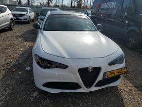 Alfa Romeo Giulia СЕРВИЗНА ИСТОРИЯ| СЧУПЕН ФАР, снимка 5