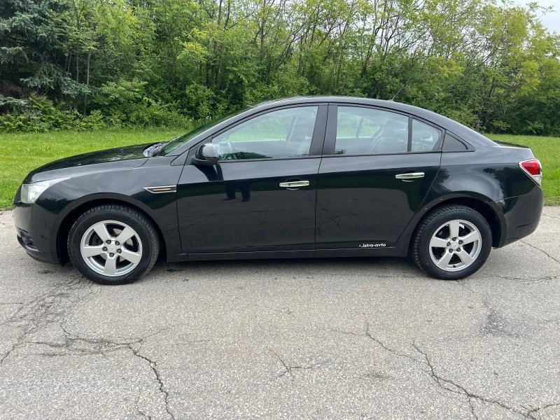 Chevrolet Cruze 1.6i/114p.s-Sedan, снимка 7 - Автомобили и джипове - 46410916