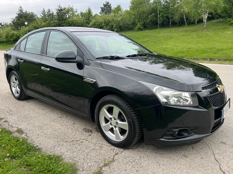 Chevrolet Cruze 1.6i/114p.s-Sedan, снимка 2 - Автомобили и джипове - 46410916