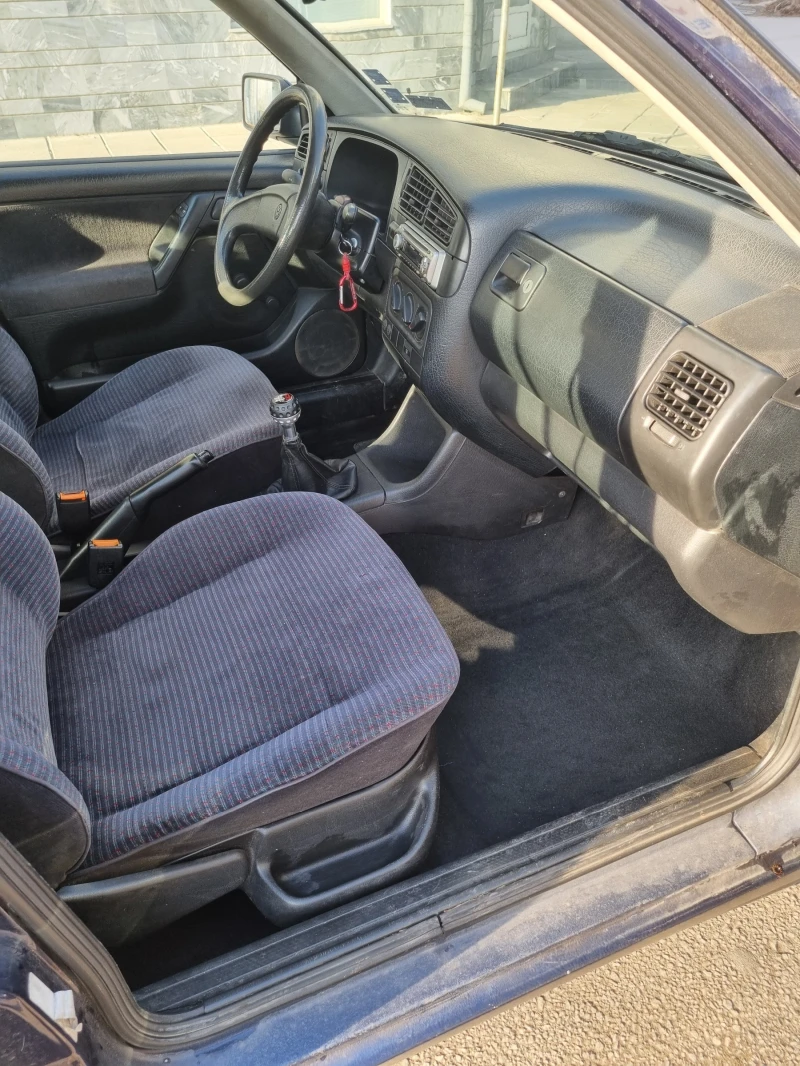 VW Golf GL, снимка 16 - Автомобили и джипове - 49513482