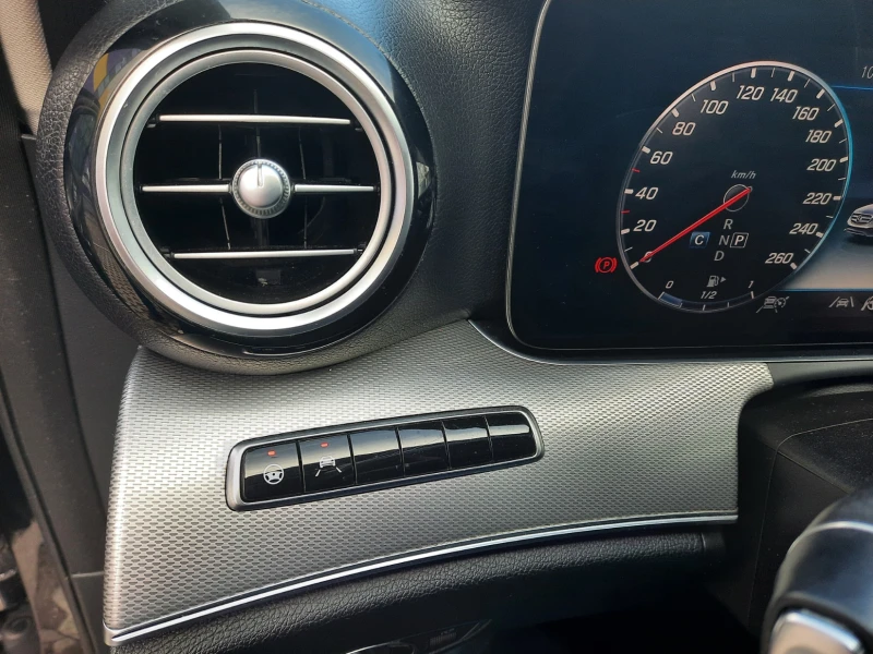 Mercedes-Benz E 220 4 matic, снимка 7 - Автомобили и джипове - 51910179