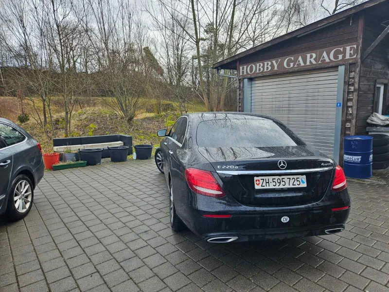Mercedes-Benz E 220 4 matic, снимка 14 - Автомобили и джипове - 51910179