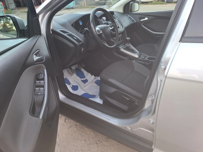 Ford Focus 1.6 tdci, снимка 12 - Автомобили и джипове - 52517590