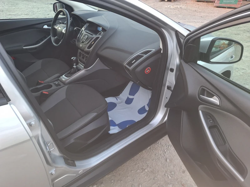 Ford Focus 1.6 tdci, снимка 16 - Автомобили и джипове - 52517590
