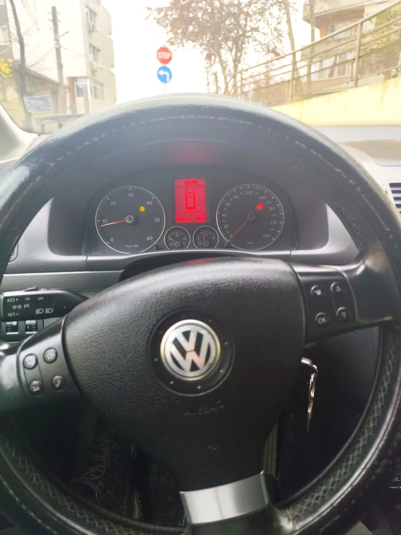VW Touran 2.0 140 к.с. 6+ 1 , снимка 7 - Автомобили и джипове - 52512199