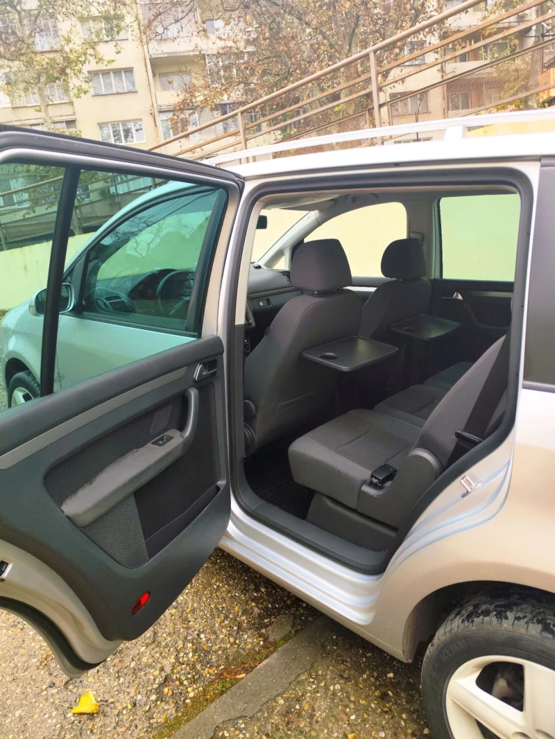 VW Touran 2.0 140 к.с. 6+ 1 , снимка 5 - Автомобили и джипове - 52512199