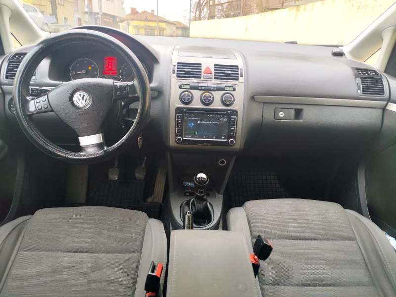 VW Touran 2.0 140 к.с. 6+ 1 , снимка 8 - Автомобили и джипове - 52512199