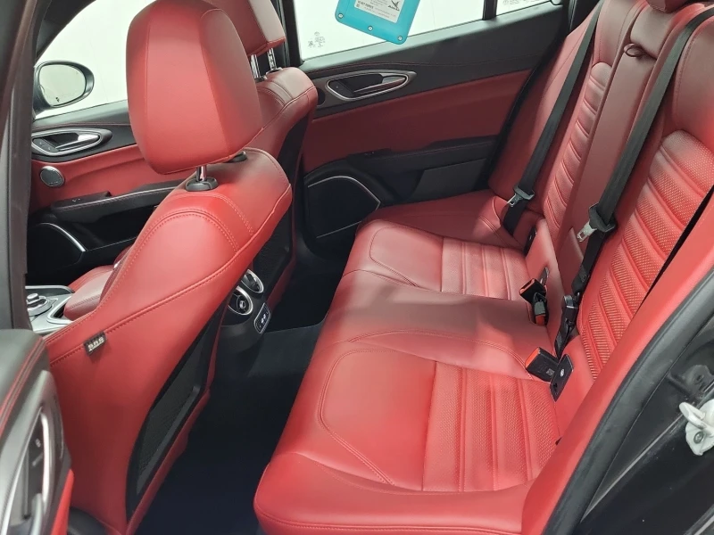 Alfa Romeo Giulia * TI SPORT* AWD* CARFAX* АВТОКРЕДИТ* , снимка 10 - Автомобили и джипове - 52724398
