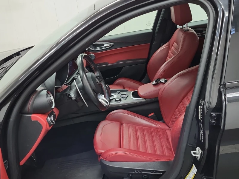 Alfa Romeo Giulia * TI SPORT* AWD* CARFAX* АВТОКРЕДИТ* , снимка 7 - Автомобили и джипове - 52724398
