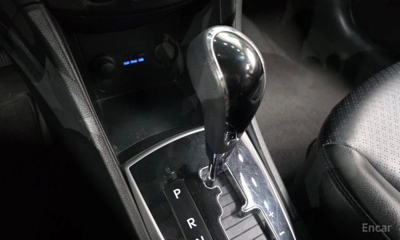 Hyundai Accent, снимка 9 - Автомобили и джипове - 53179947