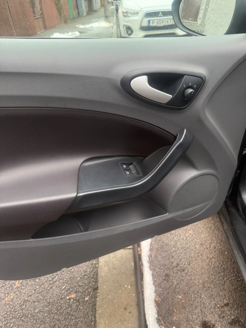 Seat Ibiza, снимка 10 - Автомобили и джипове - 53396050