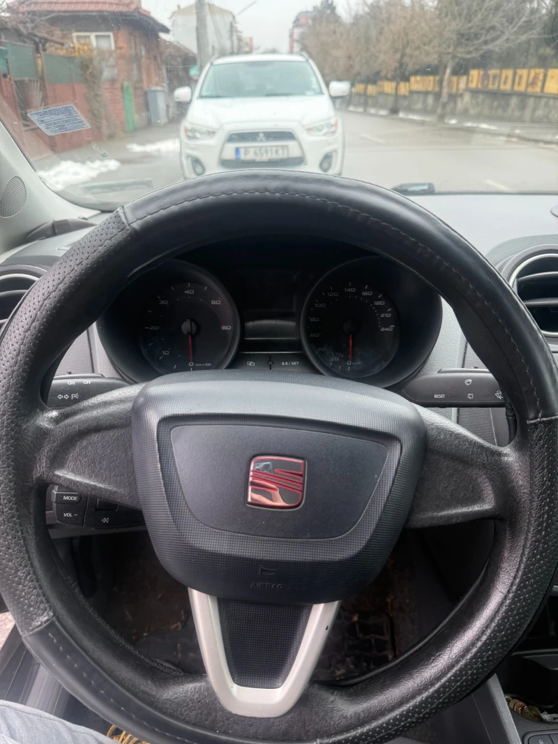 Seat Ibiza, снимка 8 - Автомобили и джипове - 53396050