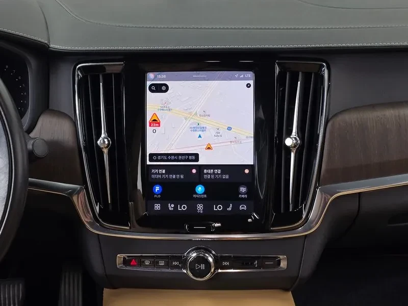 Volvo S90 B6 Awd Inscription, снимка 14 - Автомобили и джипове - 56292800