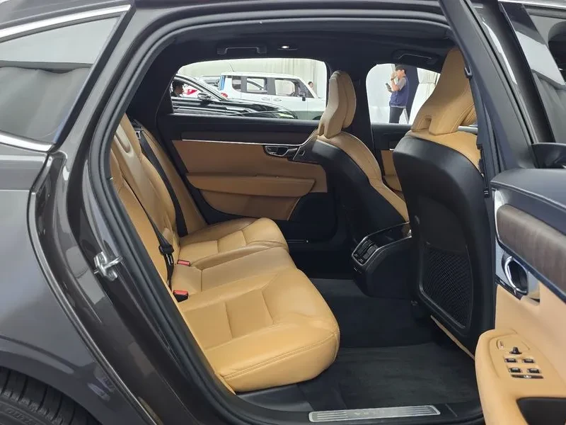 Volvo S90 B6 Awd Inscription, снимка 12 - Автомобили и джипове - 56292800