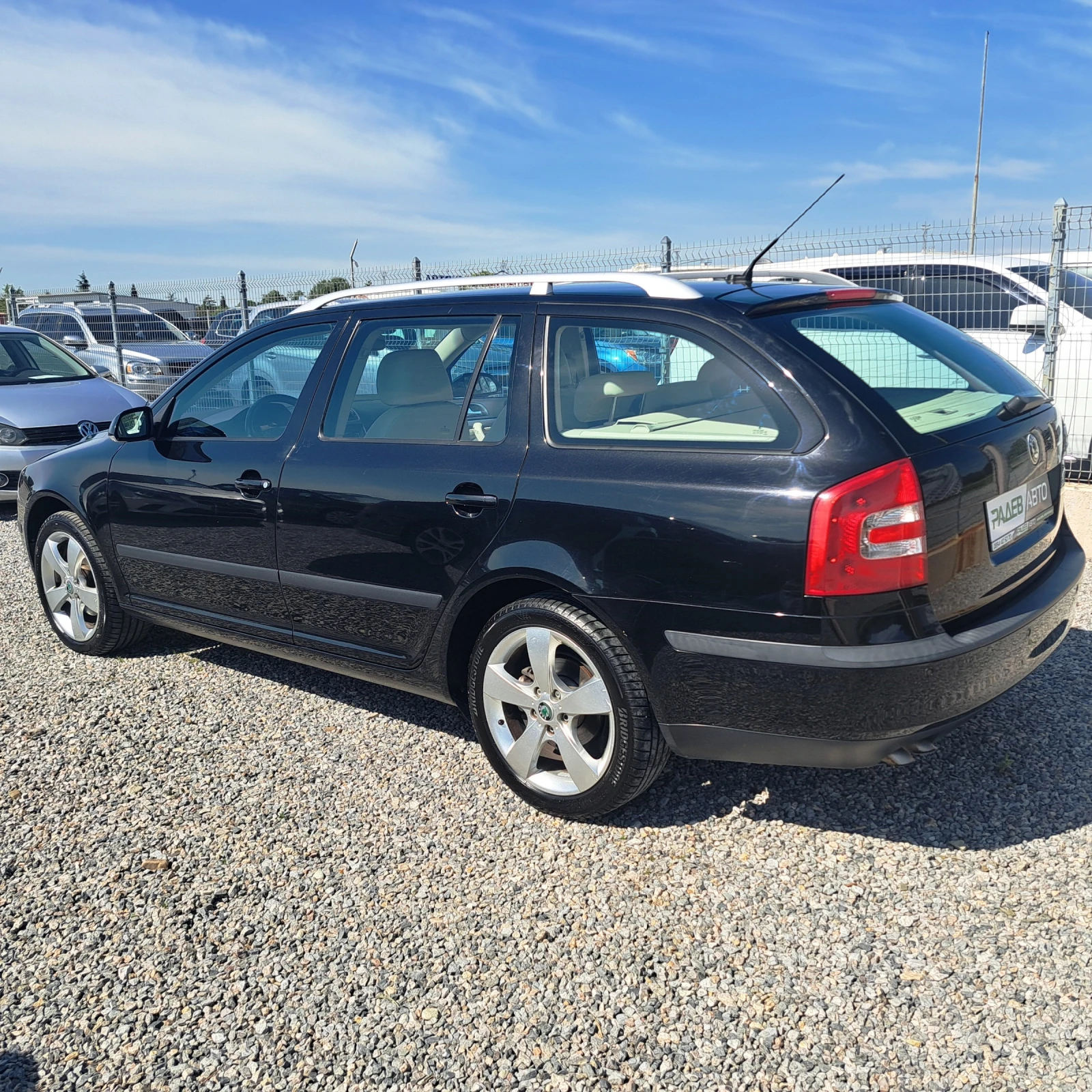 Skoda Octavia 2.O TDI* АВТОМАТИК* КОЖА* НАВИ* УНИКАТ!*  - изображение 4