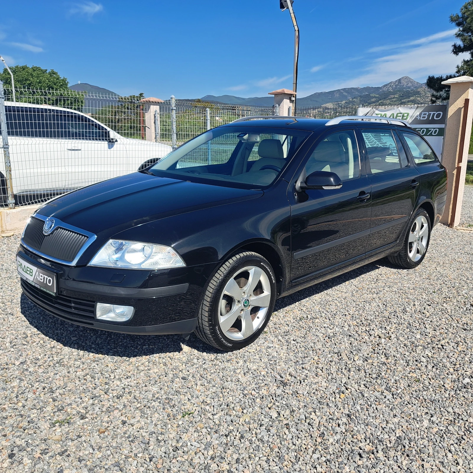 Skoda Octavia 2.O TDI* АВТОМАТИК* КОЖА* НАВИ* УНИКАТ!*  - изображение 2