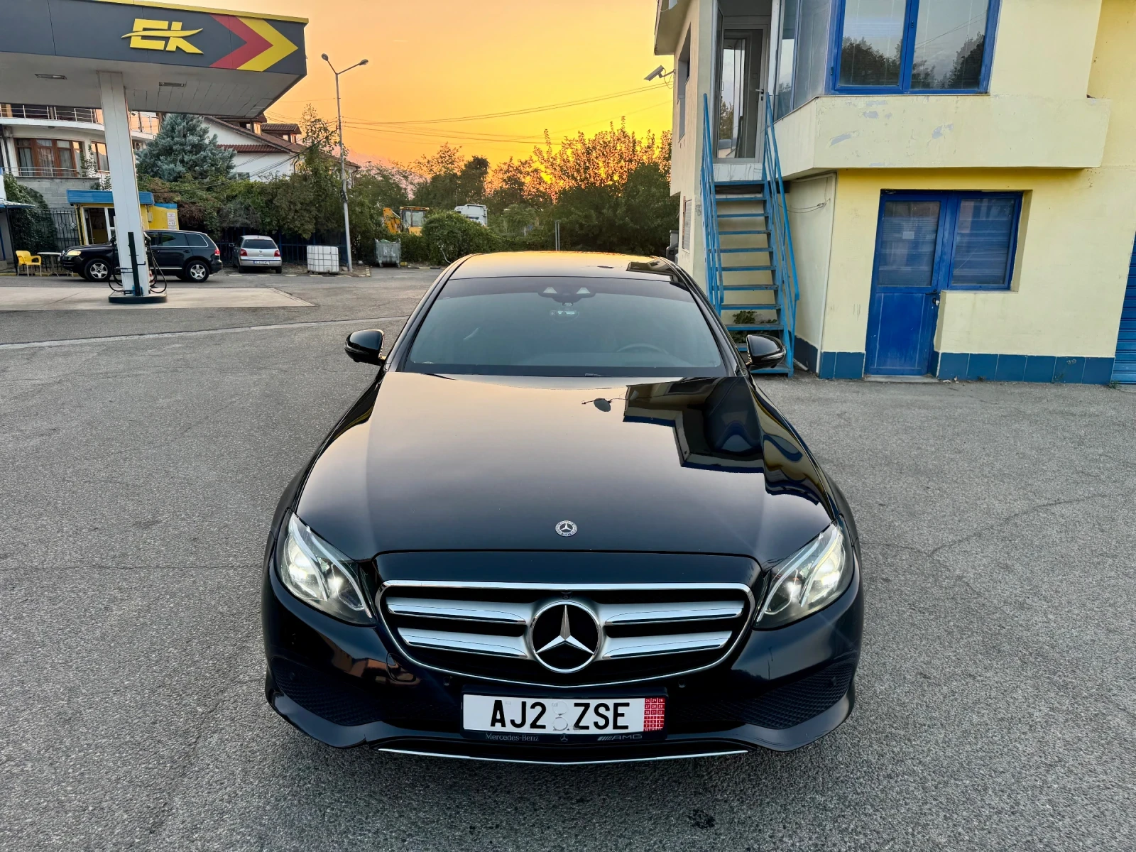 Mercedes-Benz E 220 CDI Digital 9G 360  Head Up Реални Км! - изображение 2