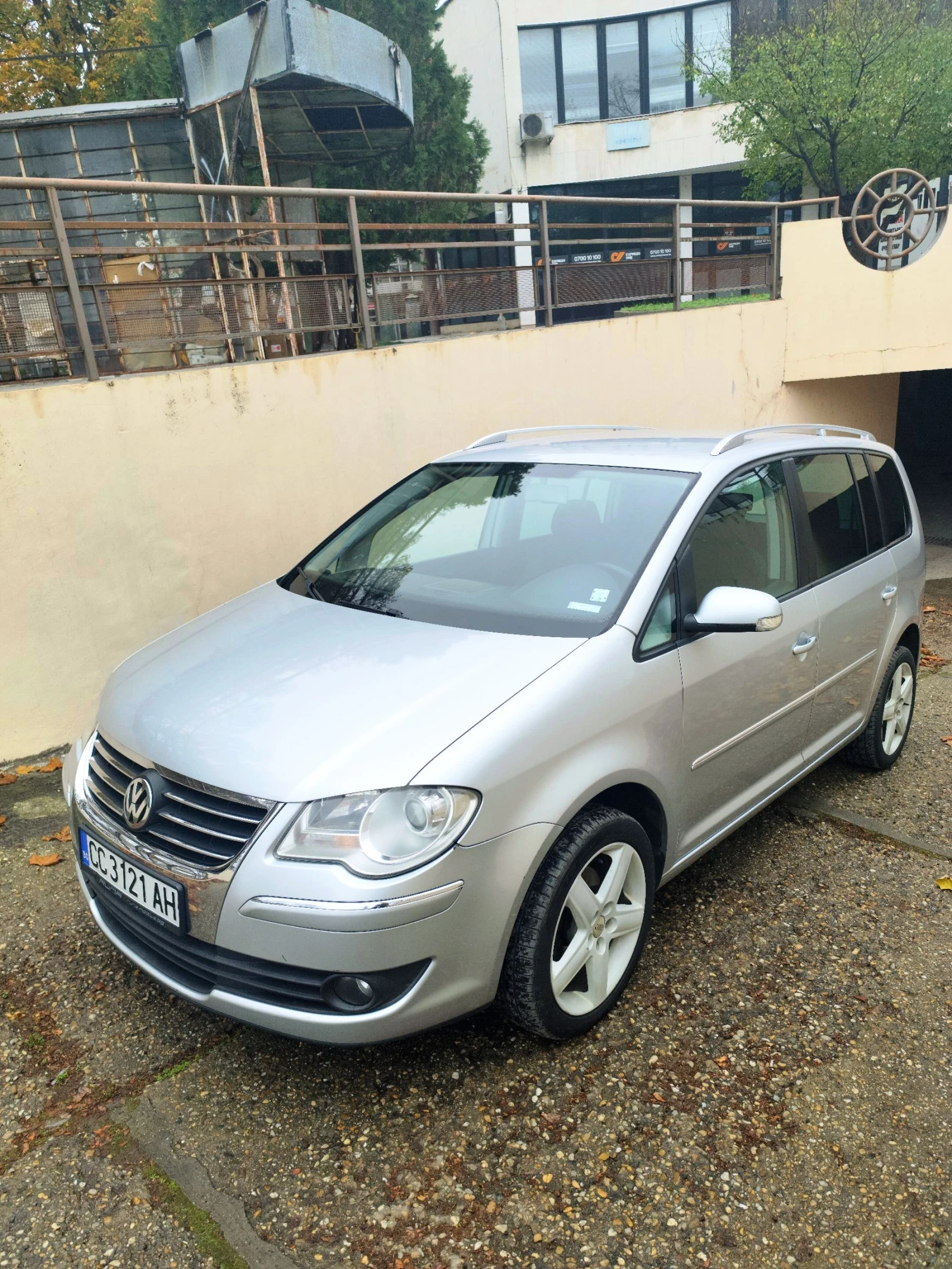 VW Touran 2.0 140 .. 6+ 1  | Mobile.bg   1