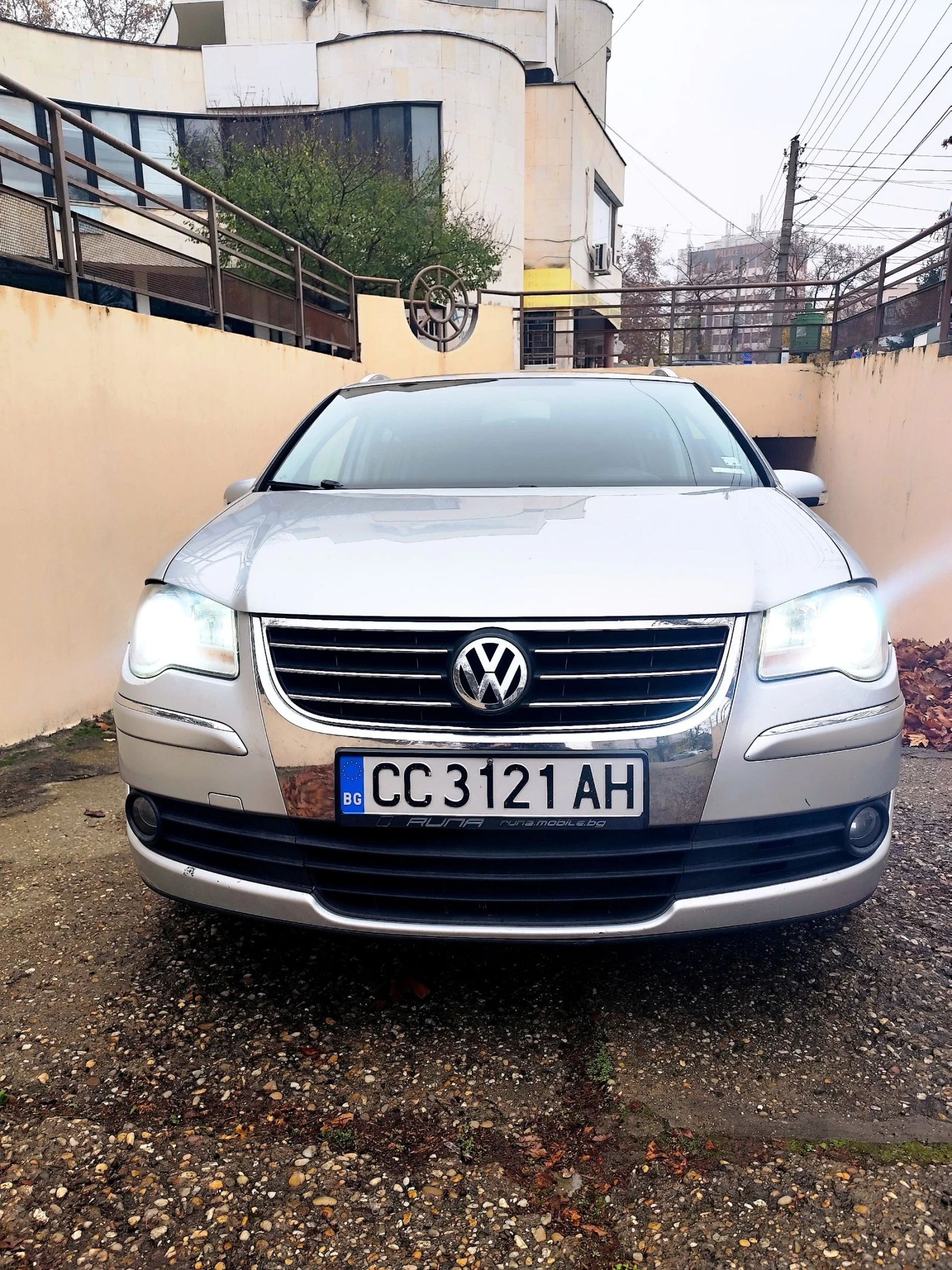 VW Touran 2.0 140 .. 6+ 1  | Mobile.bg   11