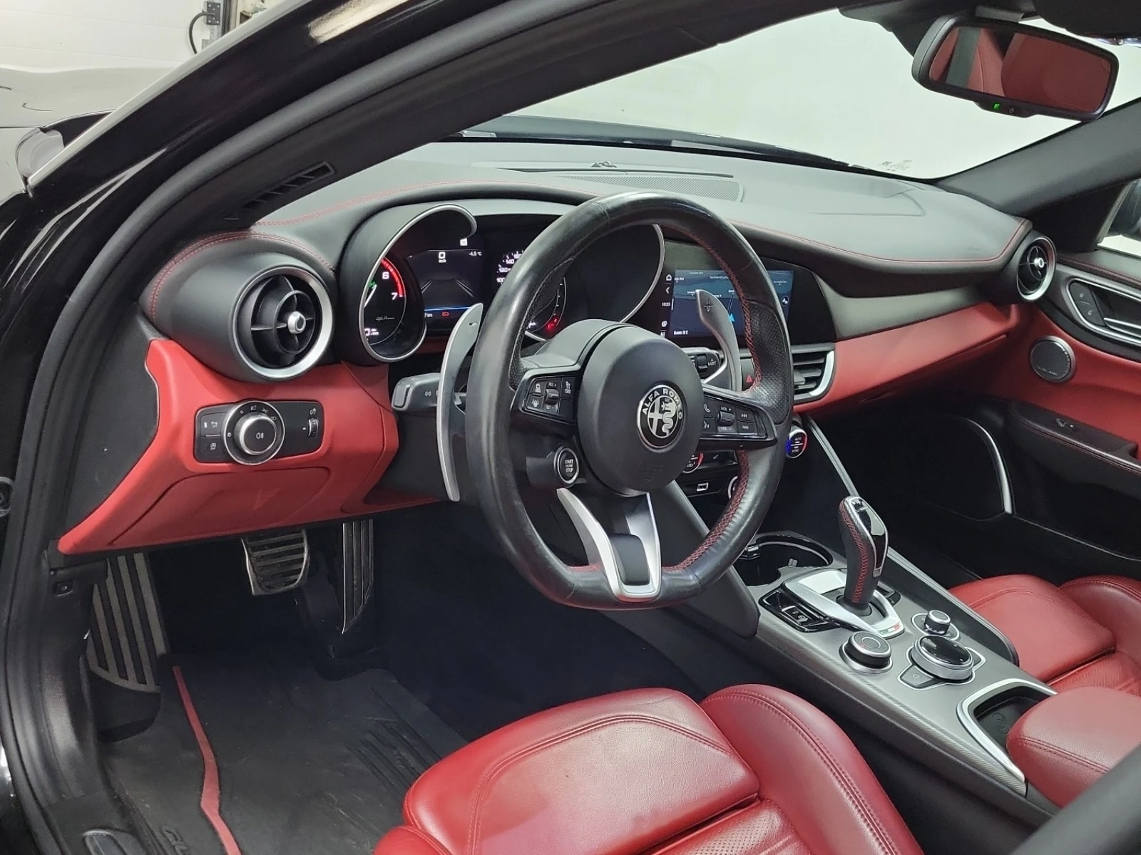 Alfa Romeo Giulia * TI SPORT* AWD* CARFAX* АВТОКРЕДИТ*  - изображение 9