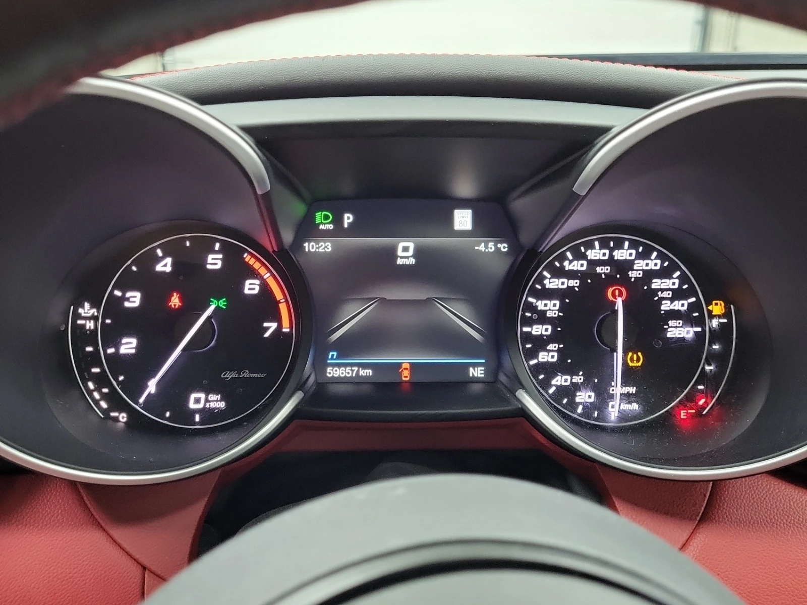 Alfa Romeo Giulia * TI SPORT* AWD* CARFAX* *  | Mobile.bg   11