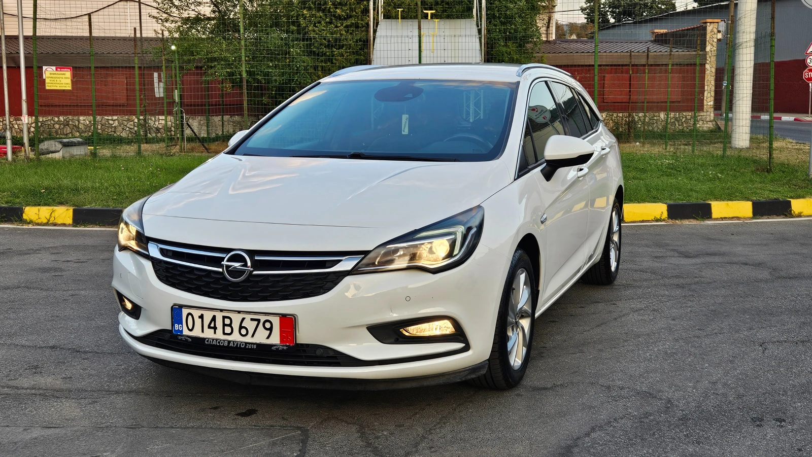 Opel Astra 1.6 CDTI NAVIG/KLIMATRONIK/6skorosti/ COSMO