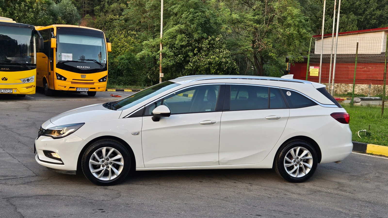 Opel Astra 1.6 CDTI NAVIG/KLIMATRONIK/6skorosti/ COSMO, снимка 3 - Автомобили и джипове - 55681600