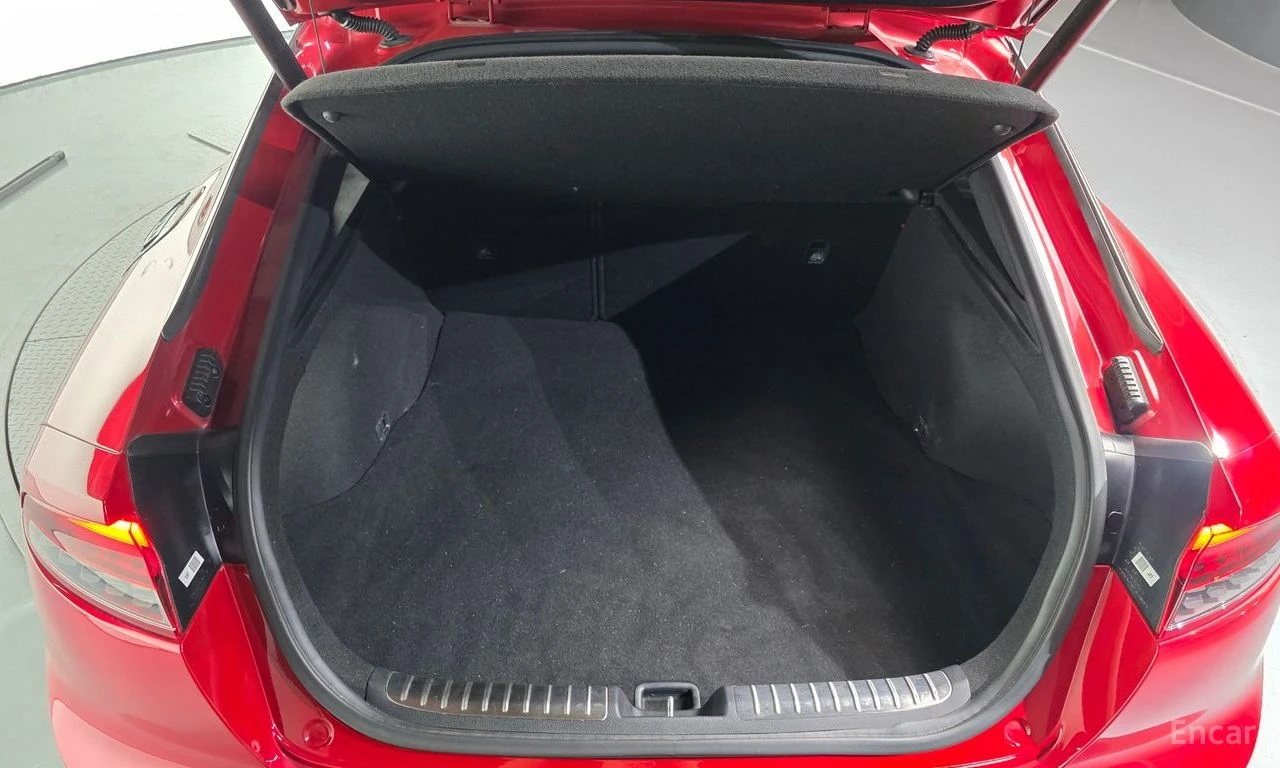 Kia Stinger 3.3* GT* AWD* DISTRONIC* 360* ПОДГРЕВ* ОБДУХВАНЕ* , снимка 16 - Автомобили и джипове - 55786347