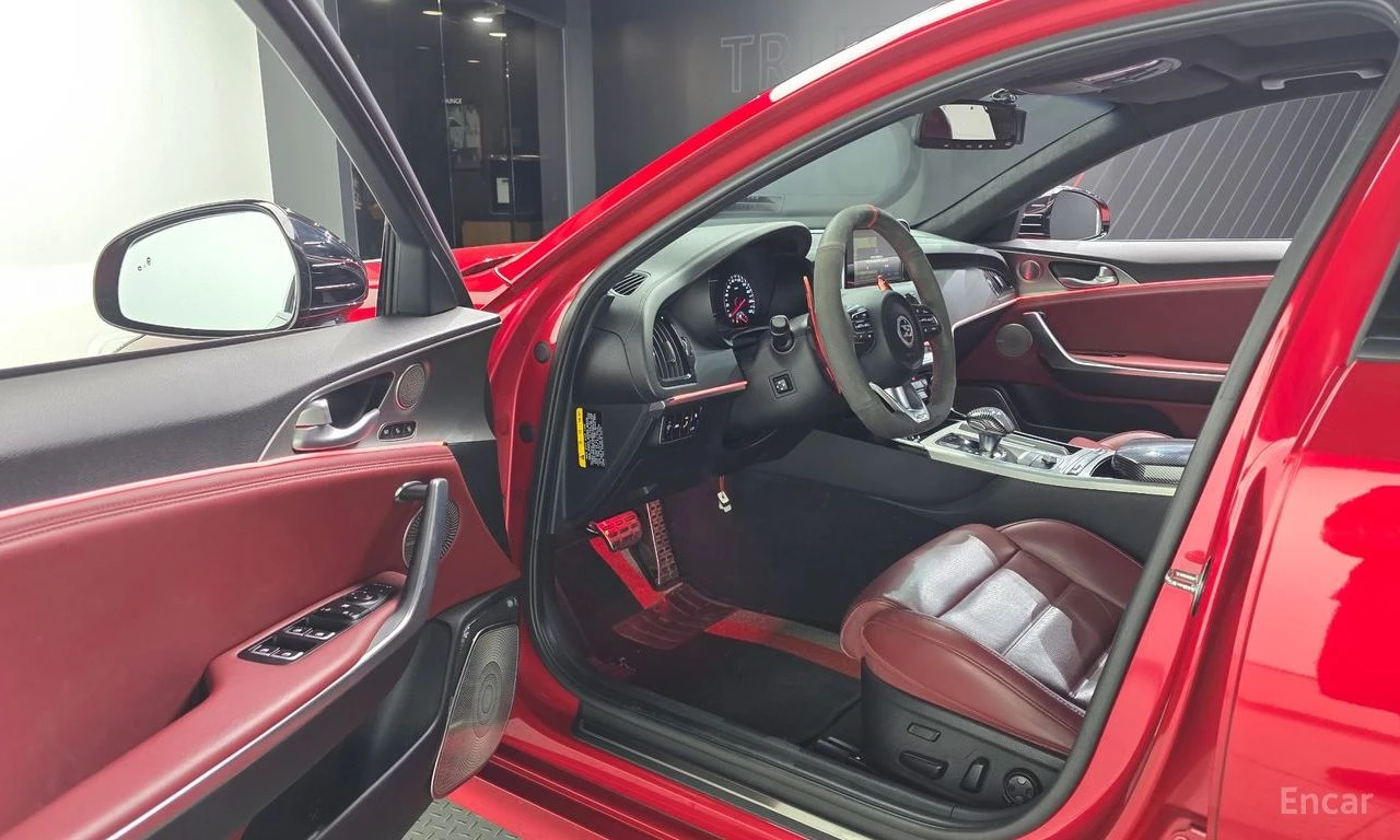 Kia Stinger 3.3* GT* AWD* DISTRONIC* 360* ПОДГРЕВ* ОБДУХВАНЕ* , снимка 8 - Автомобили и джипове - 55786347