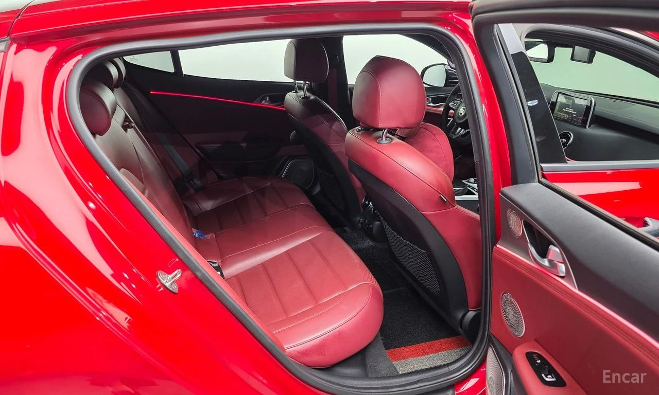 Kia Stinger 3.3* GT* AWD* DISTRONIC* 360* ПОДГРЕВ* ОБДУХВАНЕ* , снимка 10 - Автомобили и джипове - 55786347