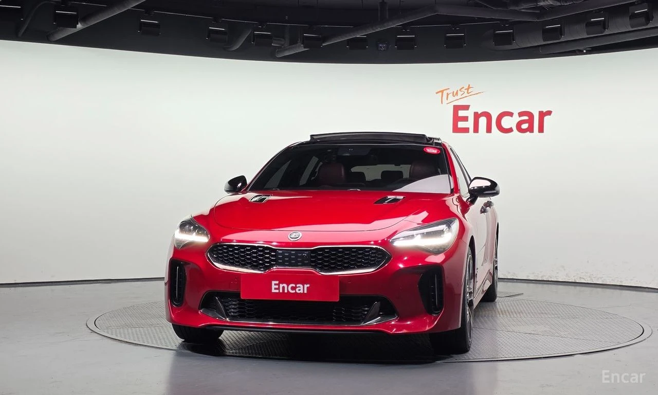 Kia Stinger 3.3* GT* AWD* DISTRONIC* 360* ПОДГРЕВ* ОБДУХВАНЕ* , снимка 2 - Автомобили и джипове - 55786347