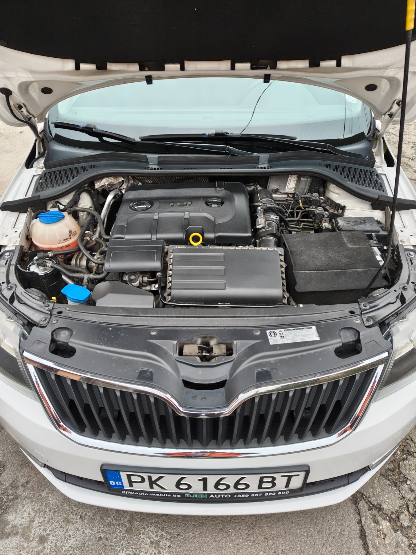 Skoda Rapid, снимка 10 - Автомобили и джипове - 56553380