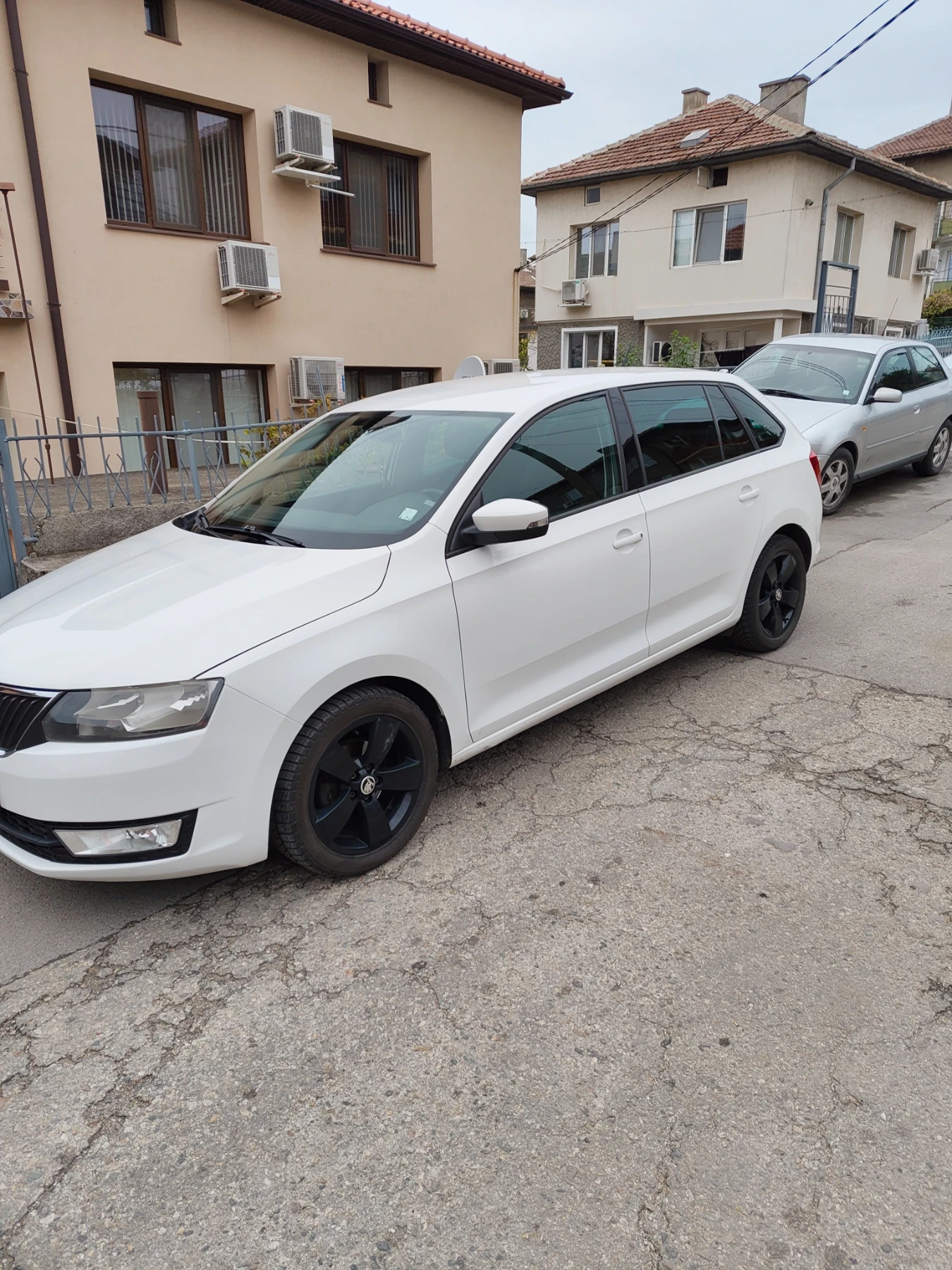 Skoda Rapid, снимка 3 - Автомобили и джипове - 56553380