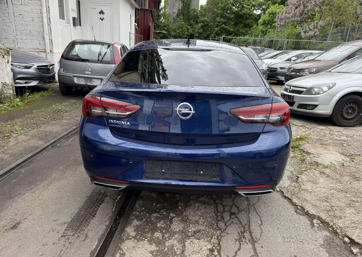 Opel Insignia 2.0 CDTI F20DVH, снимка 4 - Автомобили и джипове - 56620486