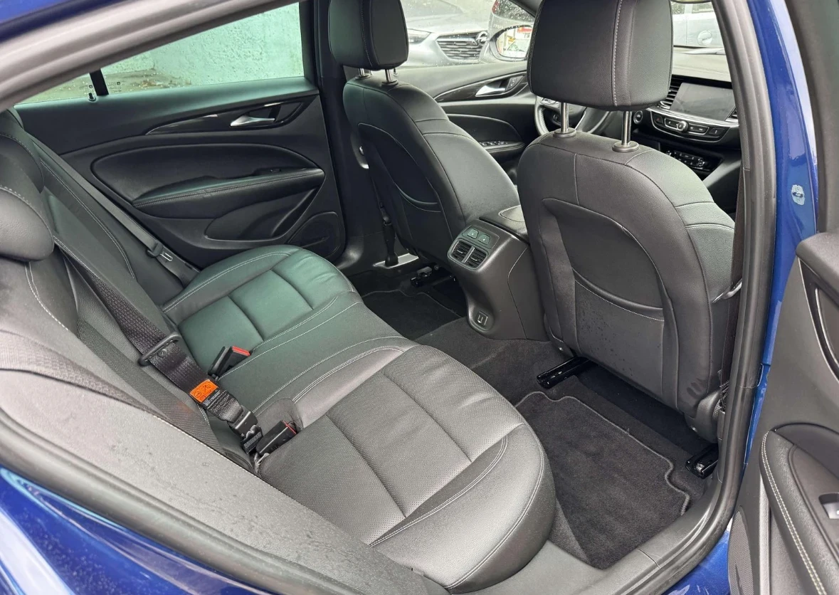 Opel Insignia 2.0 CDTI F20DVH, снимка 10 - Автомобили и джипове - 56620486