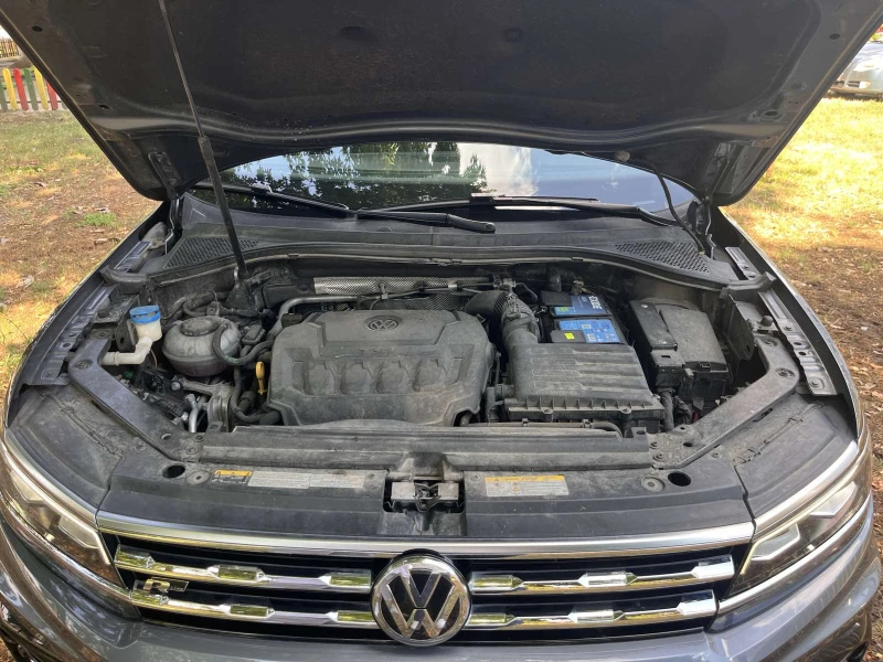 VW Tiguan 7 местен / 2.0, снимка 9 - Автомобили и джипове - 52391930
