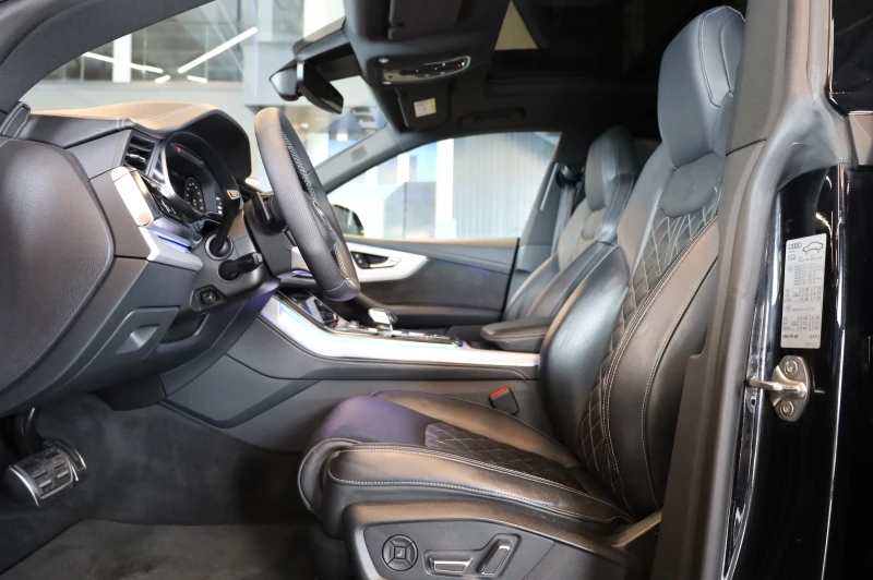 Audi Q8 3XS-LINE* RS* HD MATRIX LIGHTS* PANO* 360* , снимка 13 - Автомобили и джипове - 53054604