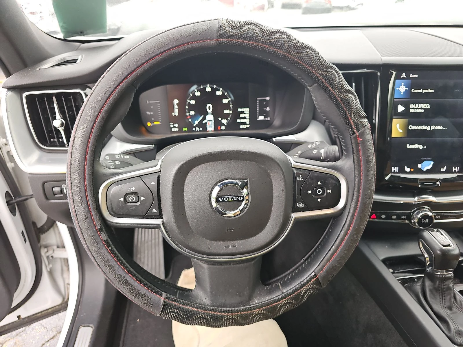 Volvo XC60 T5 Momentum/Adaptive Cruise/Keyless/Lane Departure - изображение 8
