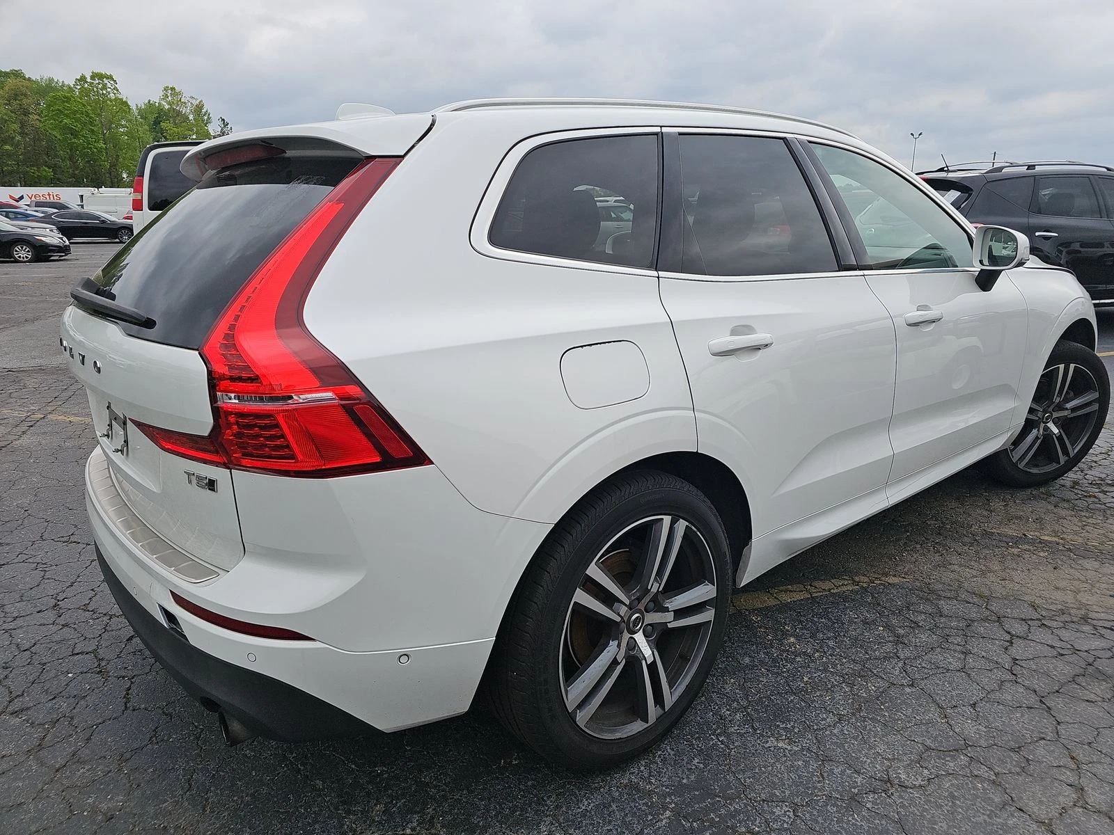 Volvo XC60 T5 Momentum/Adaptive Cruise/Keyless/Lane Departure - изображение 4