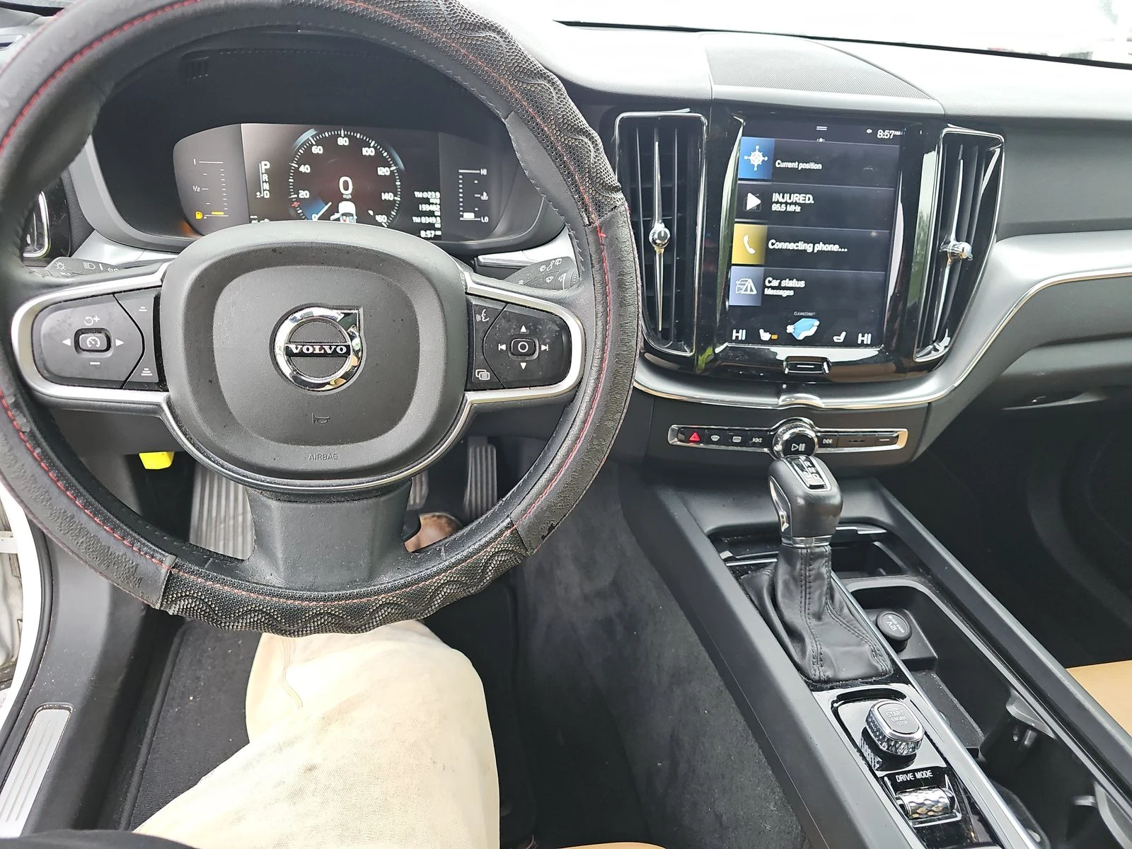 Volvo XC60 T5 Momentum/Adaptive Cruise/Keyless/Lane Departure - изображение 9