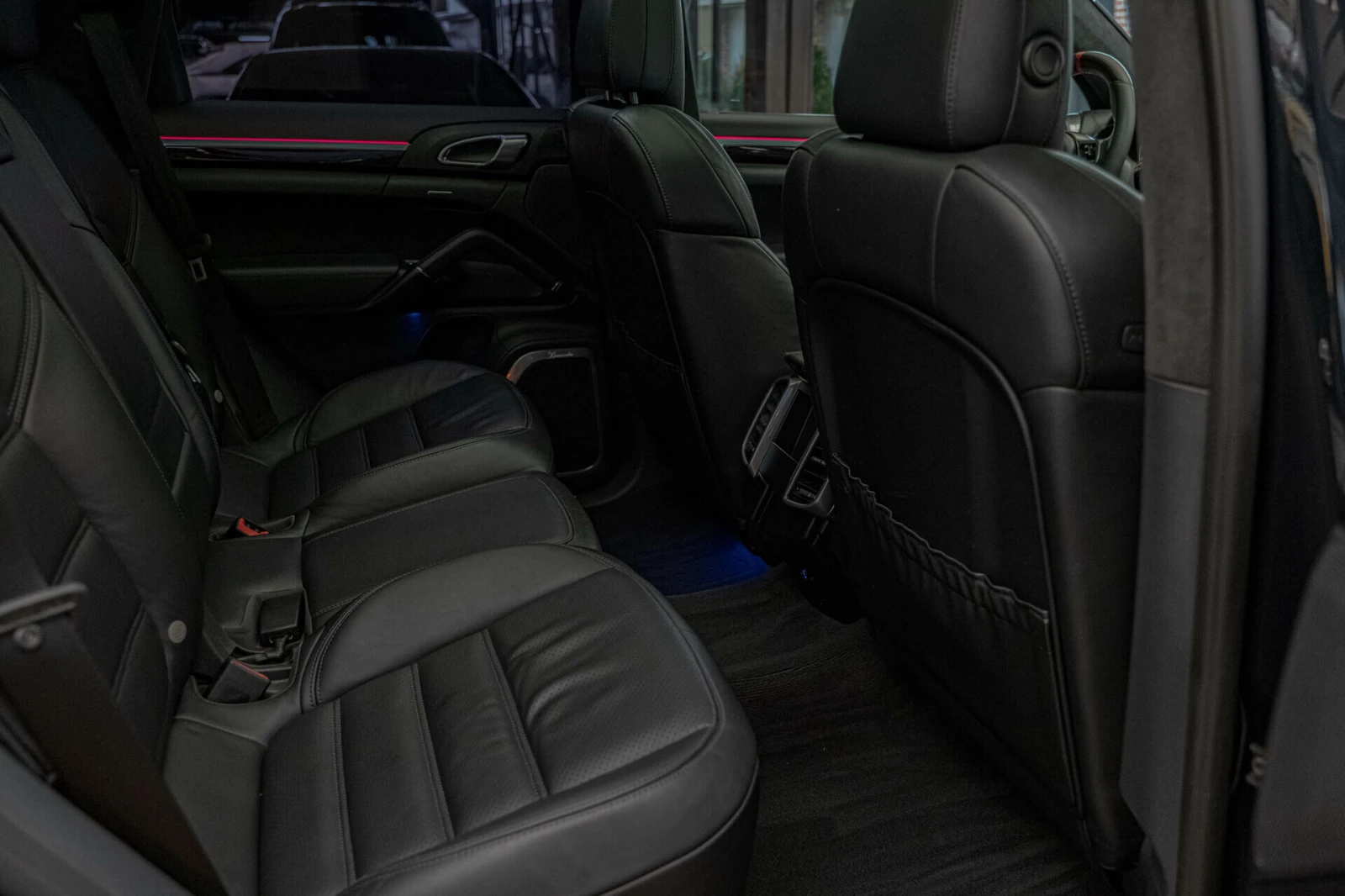 Porsche Cayenne 4.2TDI/PDLS/PASM/Burmester/Ambient/Sport Plus/Подг - изображение 9