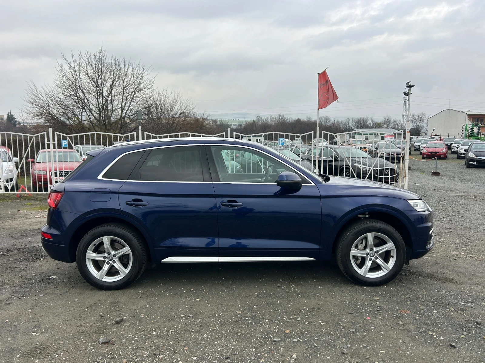 Audi Q5 2.0 - 190 / QUATTRO / ДИСТРОНИК / МАСАЖ /360КАМЕРА - изображение 4