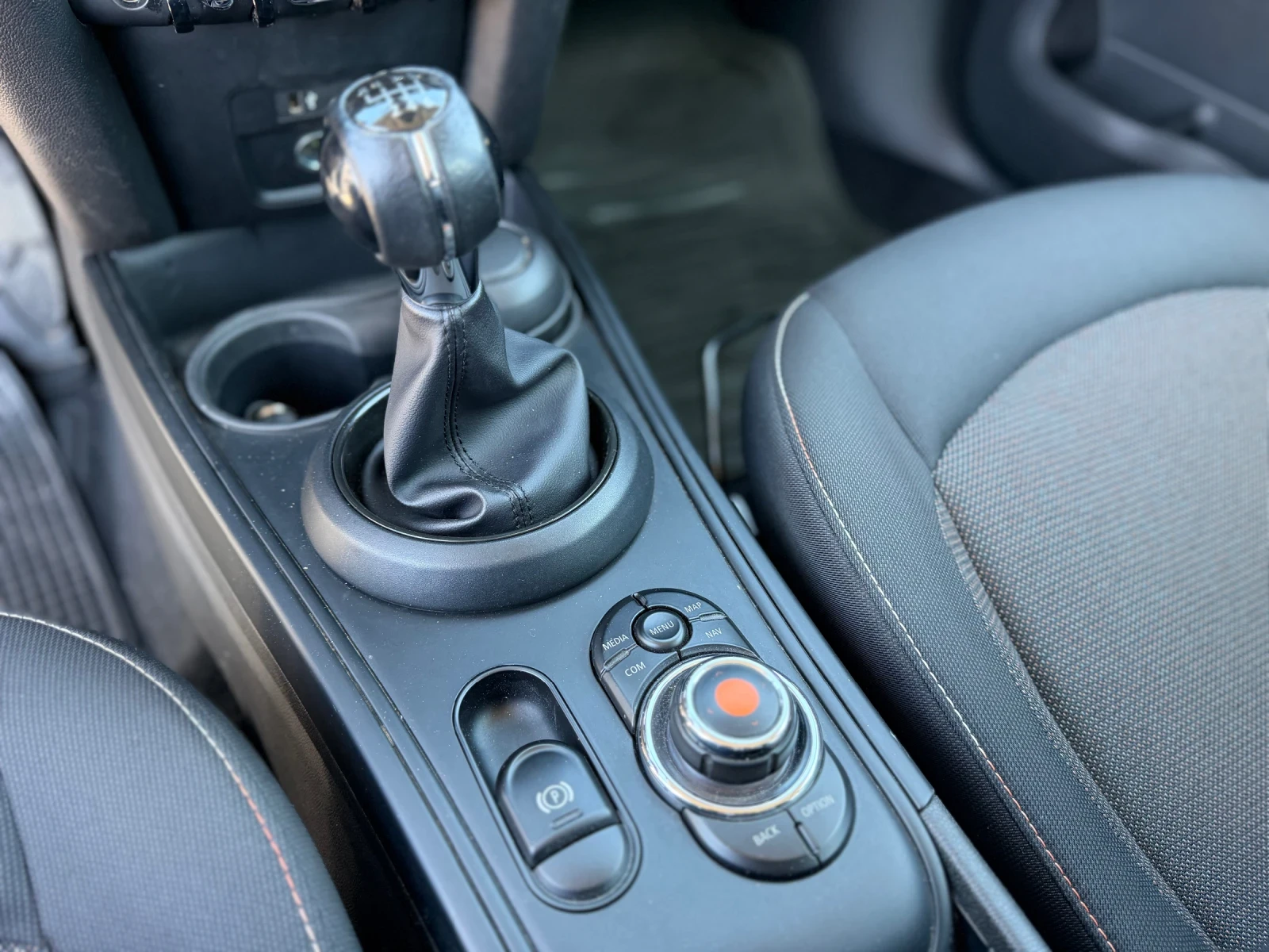 Mini Countryman 1.5 TWIN TURBO/67000km/FACELIFT/, снимка 13 - Автомобили и джипове - 53745867