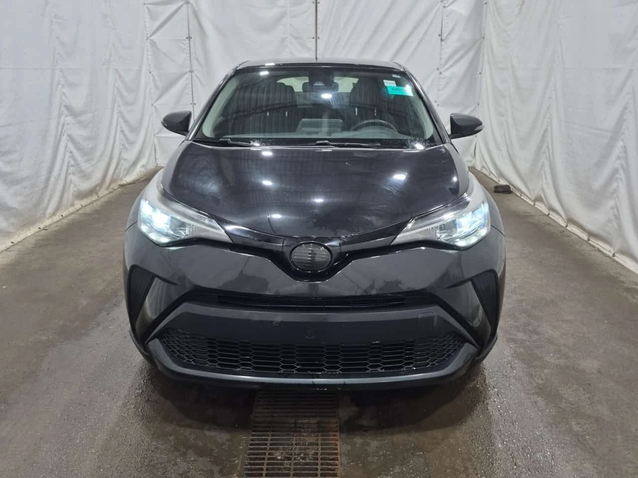 Toyota C-HR * LE * ГЛАВНО ПРЕДСТАВИТЕЛСТВО* 