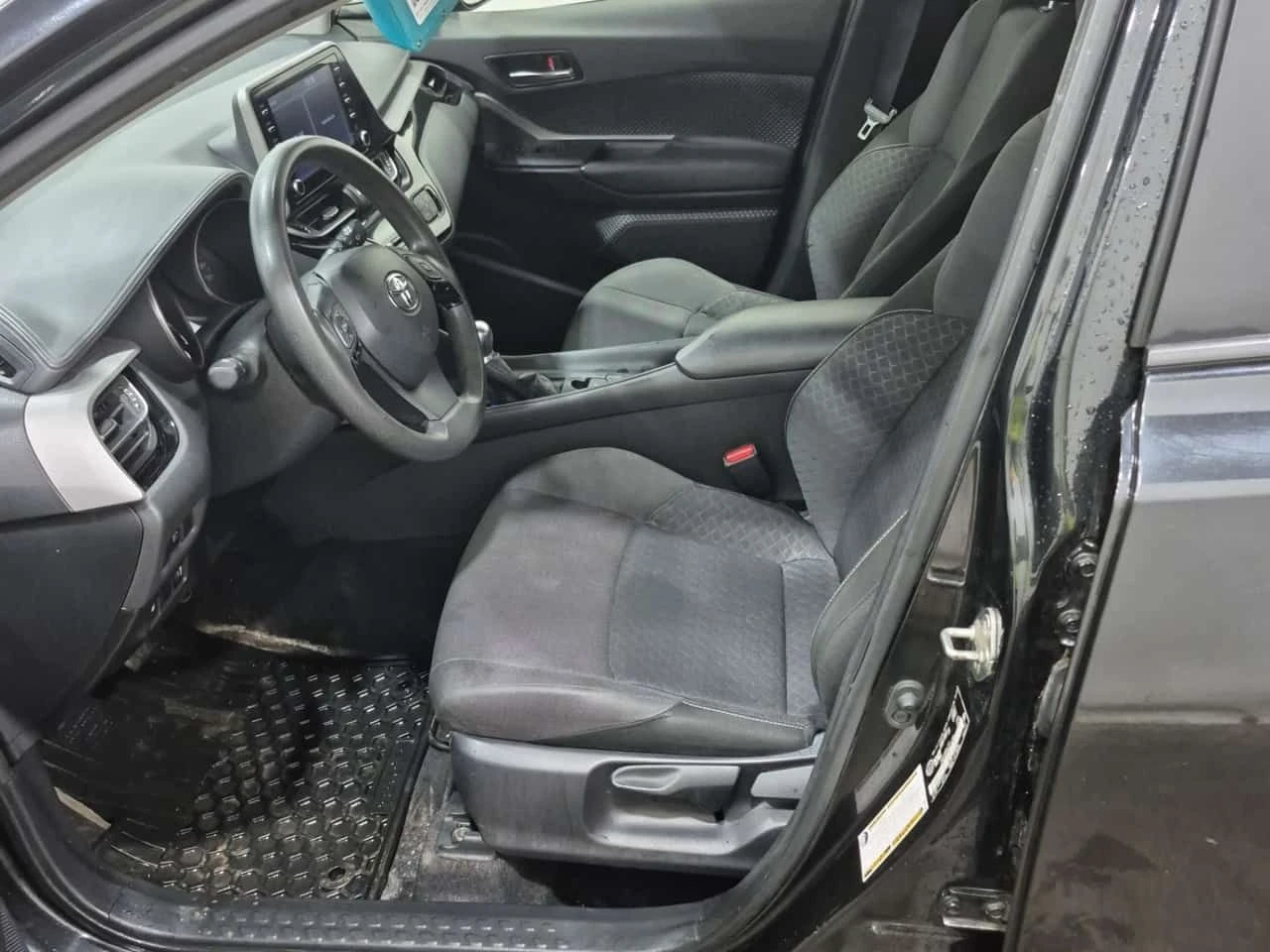 Toyota C-HR * LE * ГЛАВНО ПРЕДСТАВИТЕЛСТВО* , снимка 10 - Автомобили и джипове - 54553030