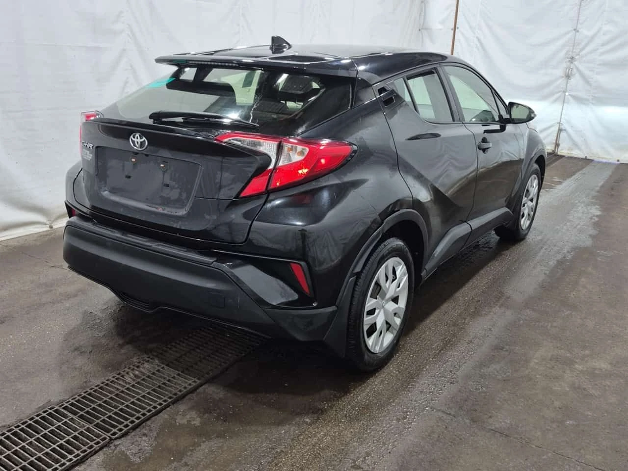 Toyota C-HR * LE * ГЛАВНО ПРЕДСТАВИТЕЛСТВО* , снимка 4 - Автомобили и джипове - 54553030