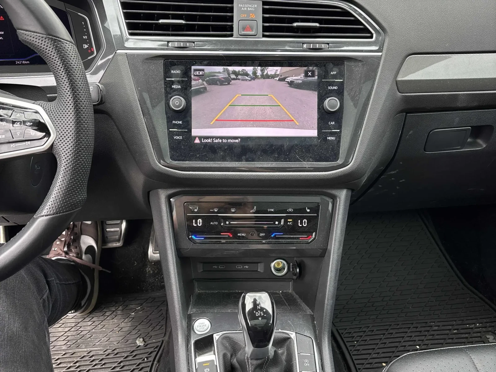 VW Tiguan Comfortline R-Line Black Edition * CARFAX, снимка 11 - Автомобили и джипове - 55064831