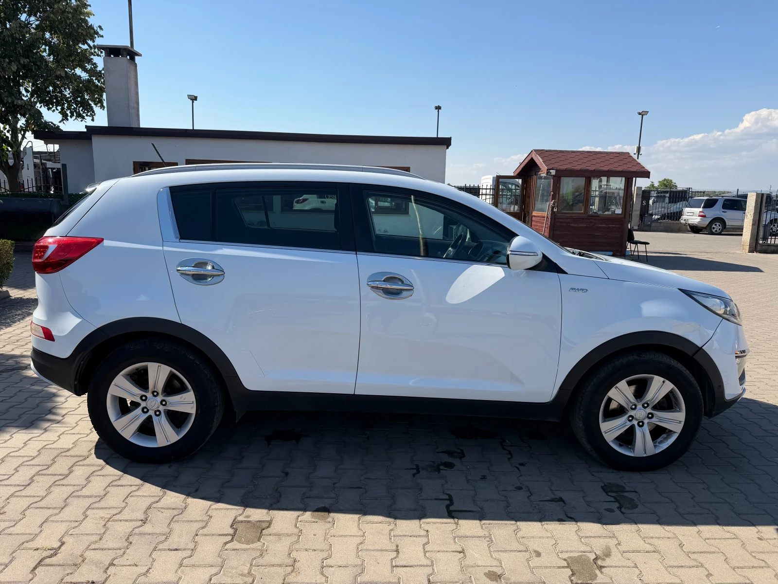 Kia Sportage 2.0CRDI 4WD AVTOMAT/NAVI EURO 5, снимка 5 - Автомобили и джипове - 56165442